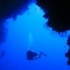 Cruzando el arco de Blue Hole